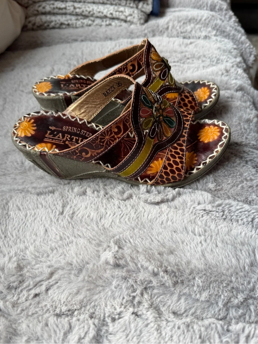Spring Step L’Artiste Leather Floral Wedge Sandals size 35 “Razzy”